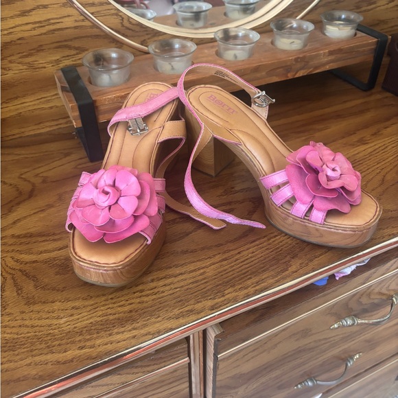 Born Pink Floral Slingback Wedges - Picture 3 of 9